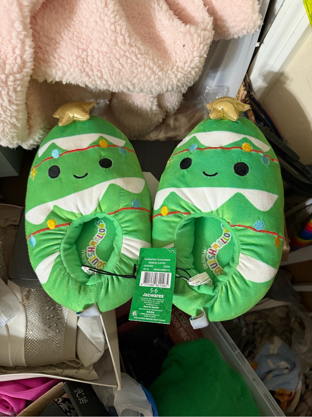 Squishmallows Christmas tree slippers shoes house size small 5-6